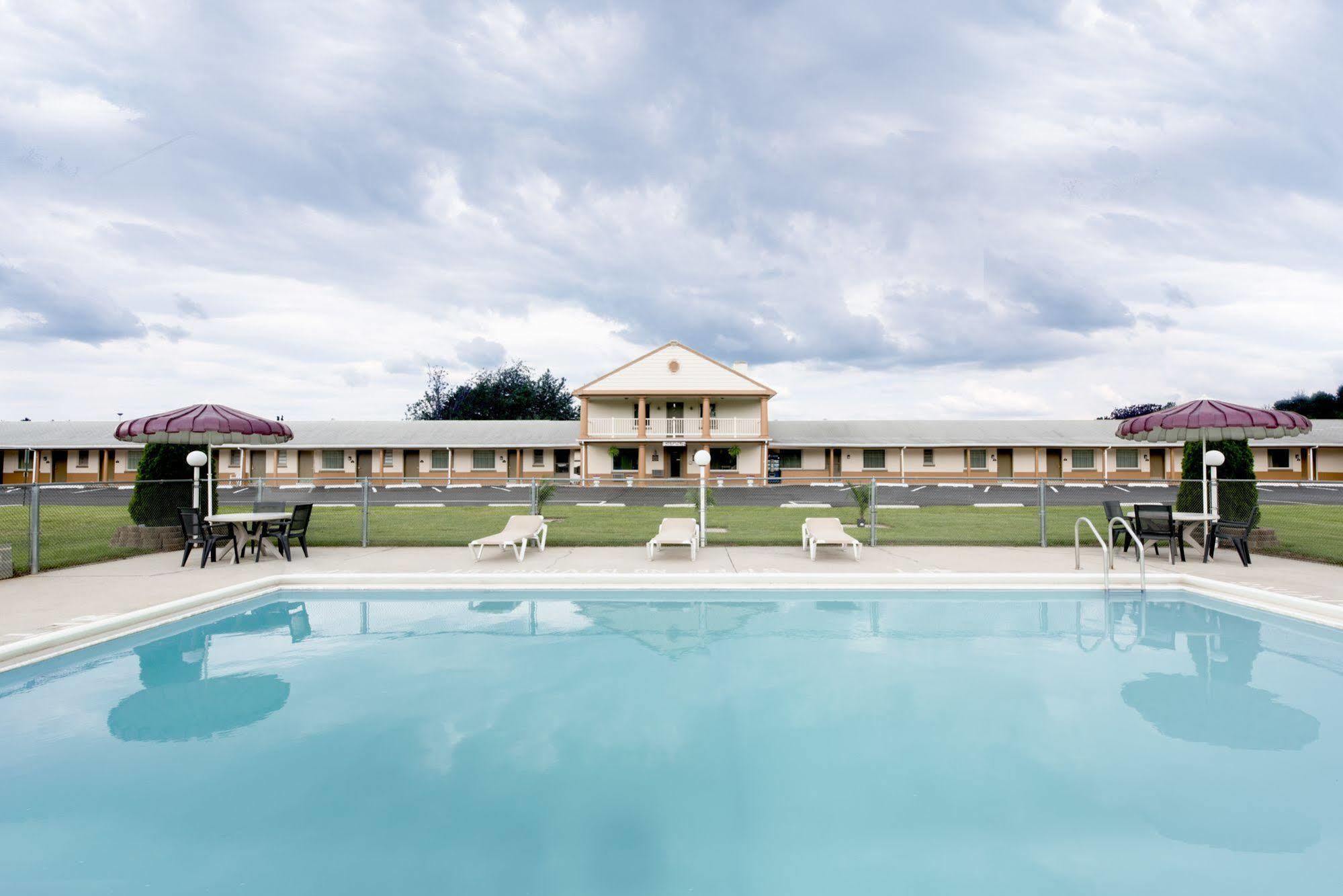 Knights Motel 2*